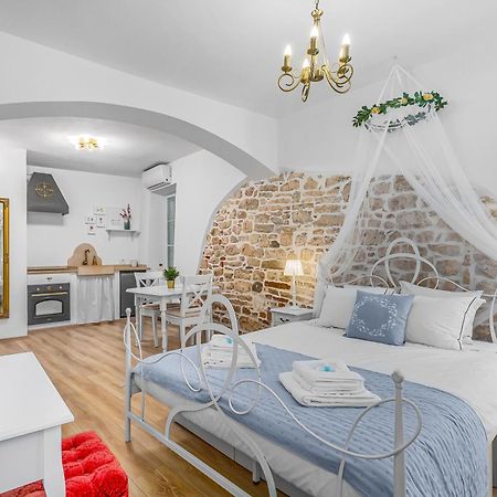 Primavera Deluxe Studio Apartment 罗维尼 外观 照片