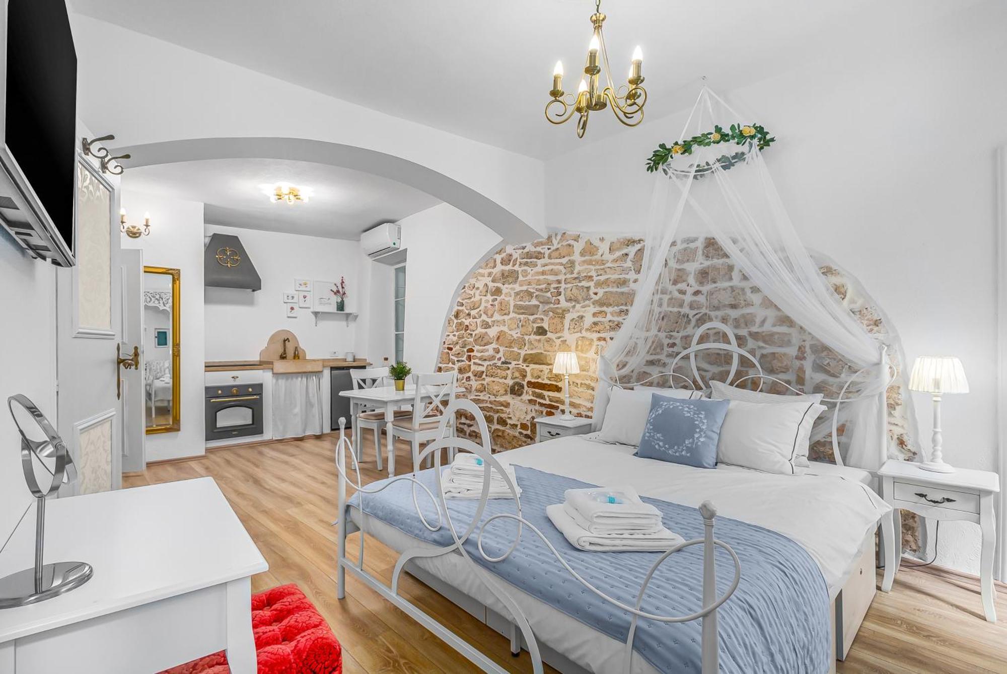 Primavera Deluxe Studio Apartment 罗维尼 外观 照片