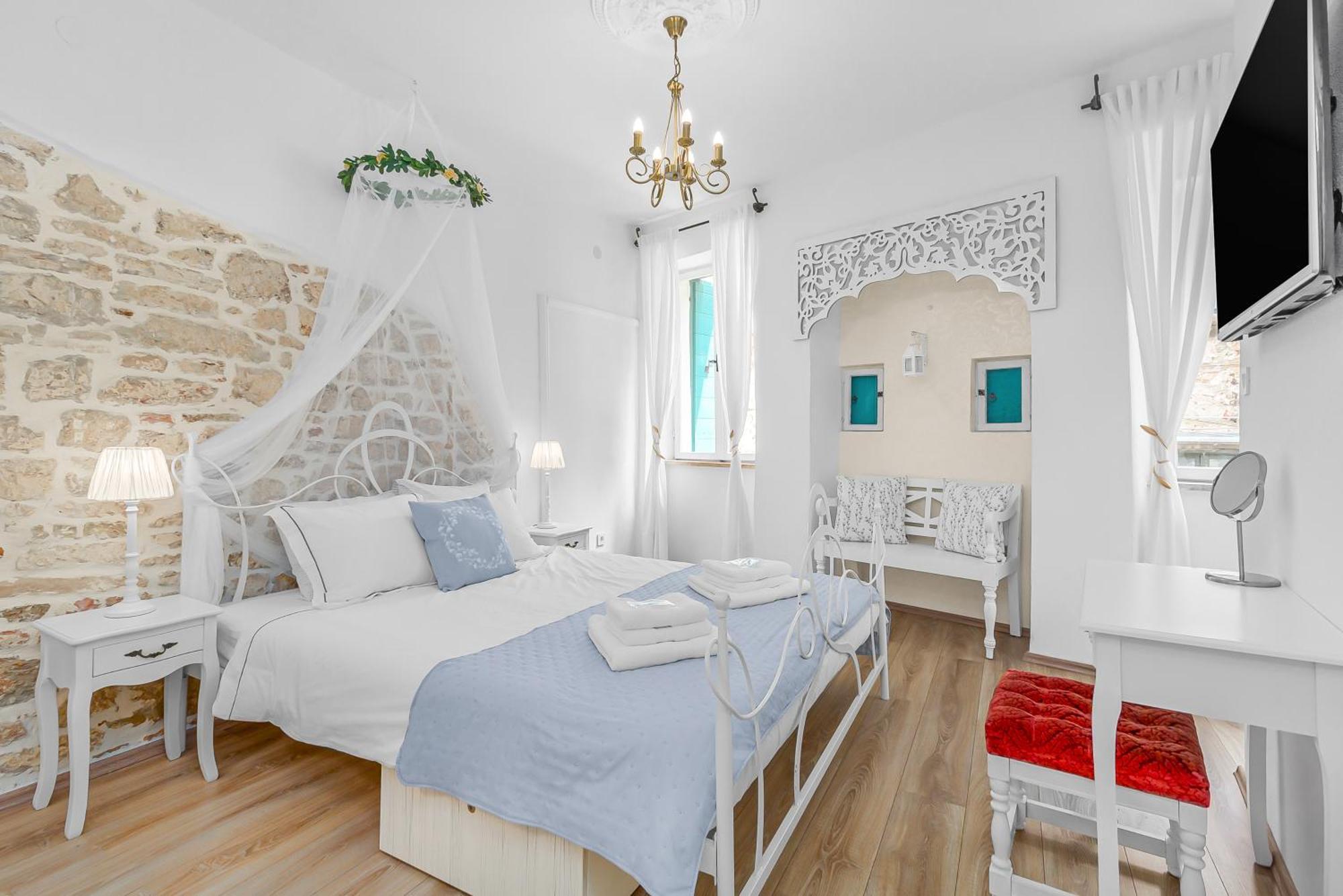 Primavera Deluxe Studio Apartment 罗维尼 外观 照片